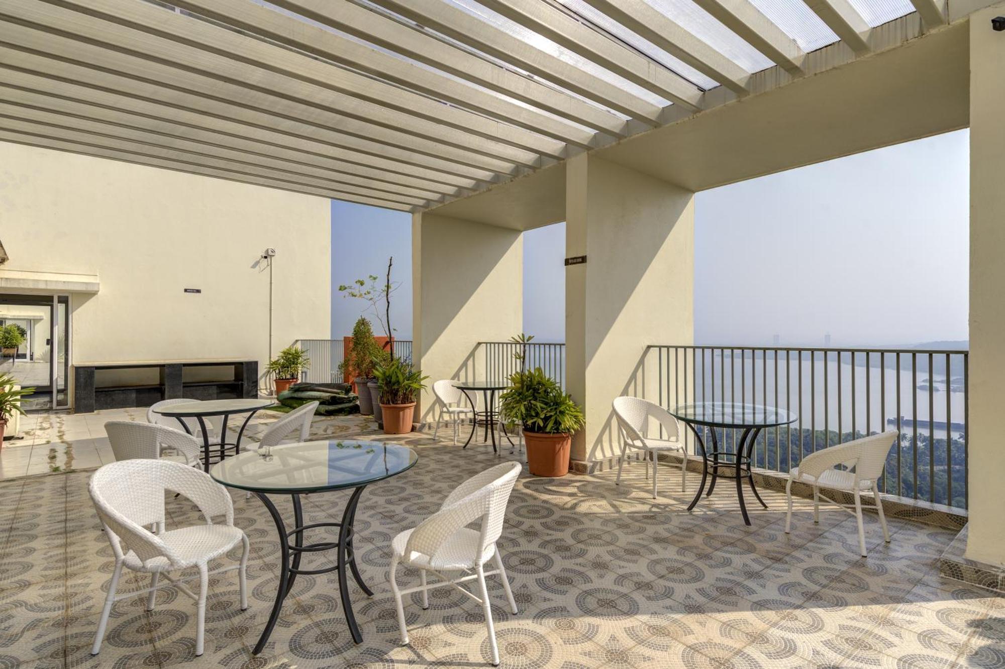 Appartement Luxe 2Bhk 10Min From Goi Airport With Pool Access à Dabolim Extérieur photo